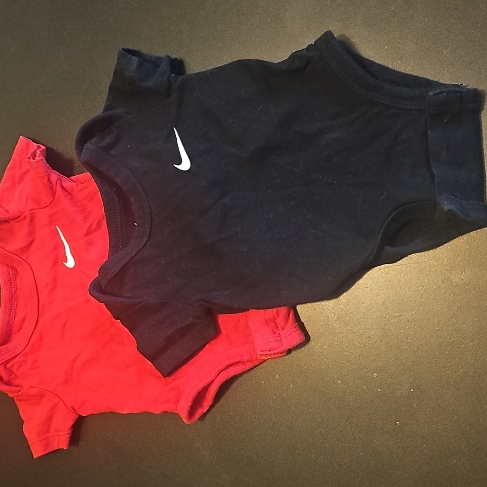 Nike Infant Bodysuits in Red and Navy